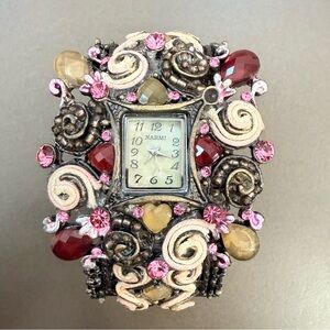 Narmi Women's Ornate Pink and Gold Watch